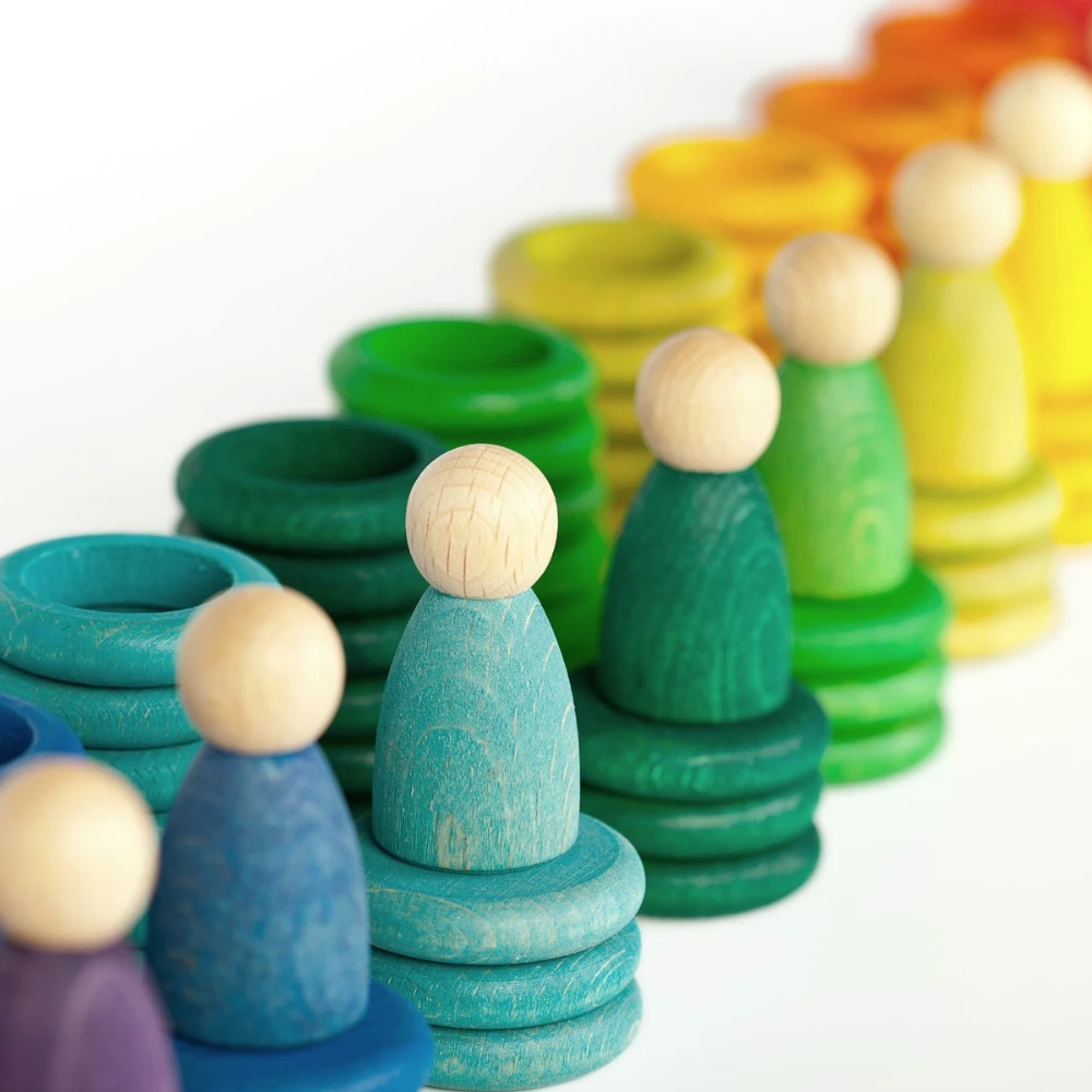 Grapat Houten Poppetjes, Munten En Ringen Gekleurd (Nins Carla) - Afbeelding 2